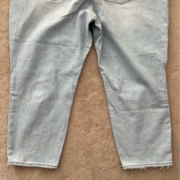 NWT Abercrombie & Fitch The Mom High Rise Distressed Jeans 36 - Picture 9 of 14